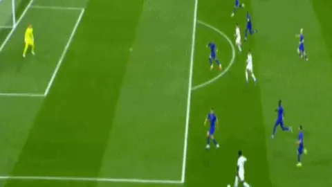 歐洲杯史上最小將洛卡特利展現神級雙響炮